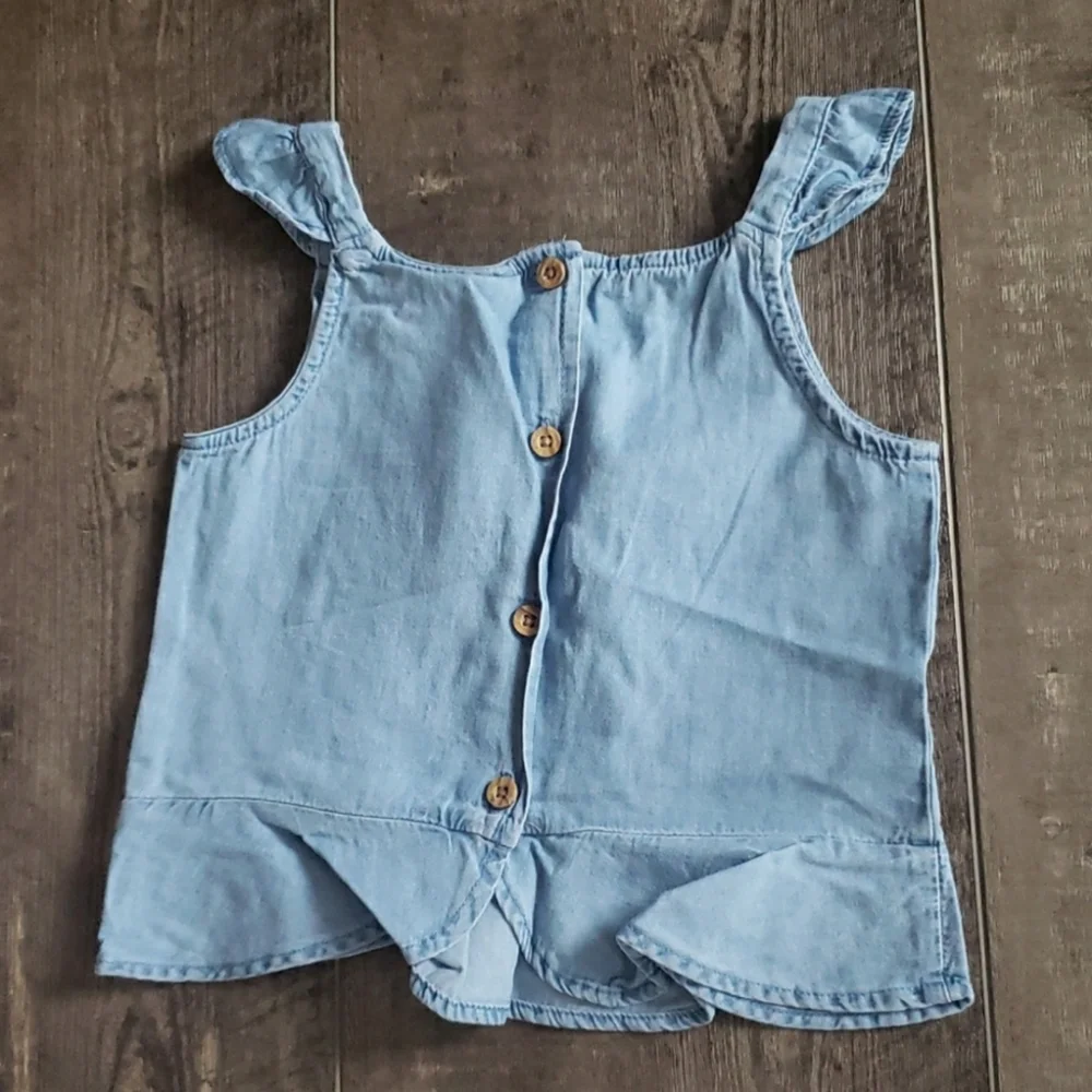 Vineyard Vines 2pc swimsuit size 4/5 and CK outfit.